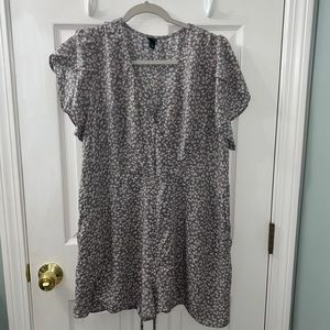 Wild fable size XXL grey romper with pink flowers